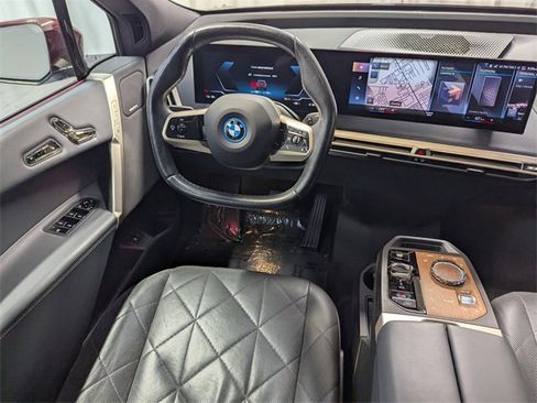 Used 2022 BMW iX xDrive50 w/ Premium Package image 7
