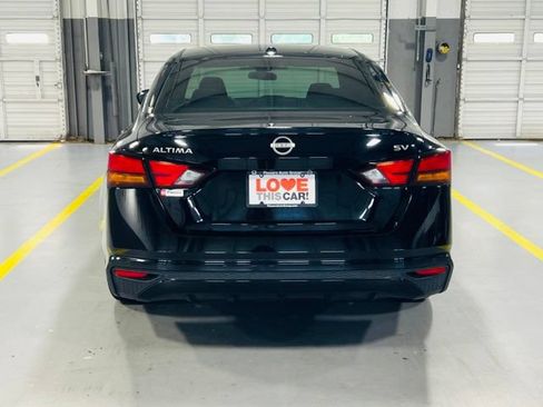 Used 2024 Nissan Altima 2.5 SV FWD image 16
