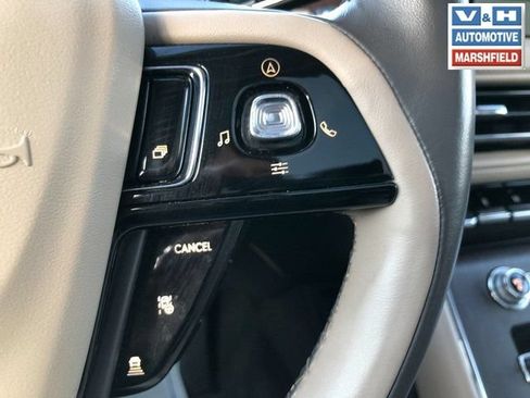 Used 2023 Lincoln Aviator Reserve w/ Elements Package Plus AWD/4WD image 6