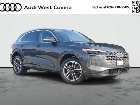 Used 2025 Audi Q5 Premium w/ Convenience Package image 1