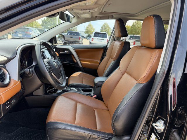 Used 2018 Toyota RAV4 Limited FWD image 24