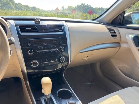 Used 2013 Nissan Altima 2.5 S FWD image 14