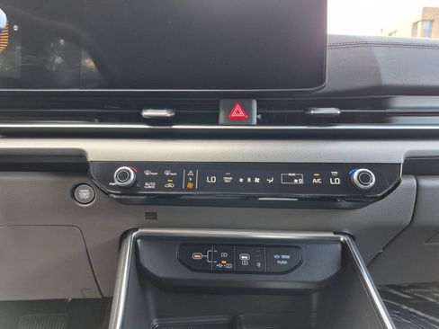 New 2026 Kia Carnival EX FWD image 8
