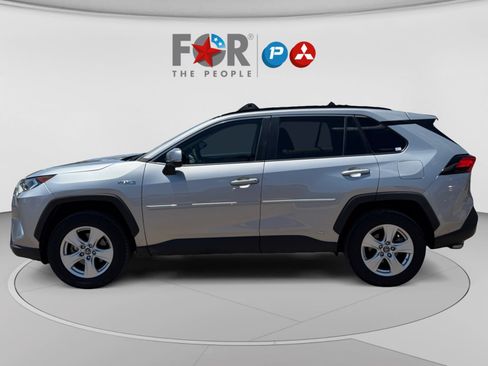 Used 2019 Toyota RAV4 XLE w/ Convenience Package AWD/4WD image 2