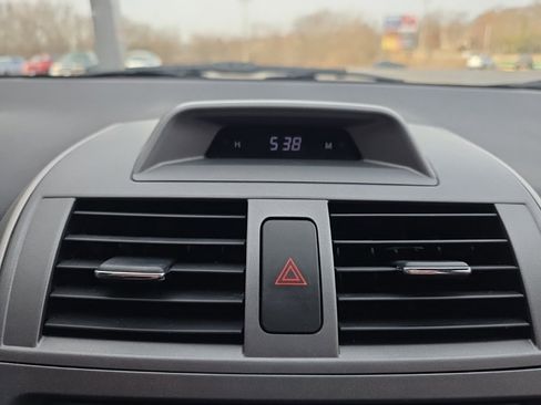 Used 2013 Toyota Corolla LE image 22