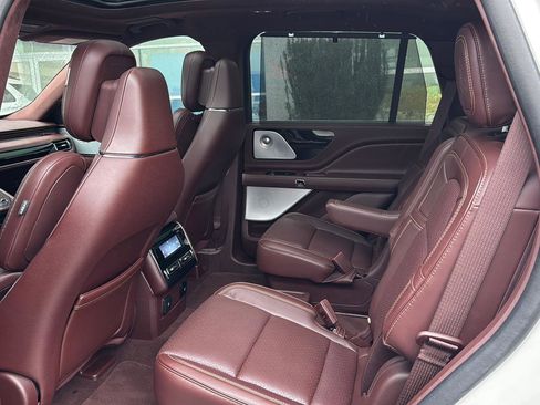 Used 2023 Lincoln Aviator Black Label Grand Touring w/ Class IV Trailer Tow Package image 9