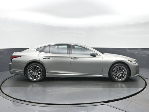 Used 2022 Lexus LS 500 AWD w/ Accessory Package (Z1) image 2