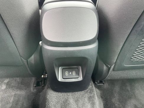 Used 2025 Hyundai Elantra SEL image 24