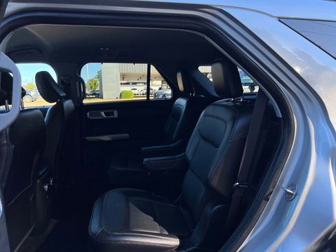 Used 2023 Ford Explorer Limited w/ Equipment Group 301A image 27