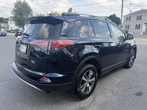Used 2018 Toyota RAV4 XLE AWD/4WD image 9