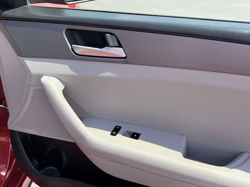 Used 2018 Hyundai Sonata SE FWD image 19