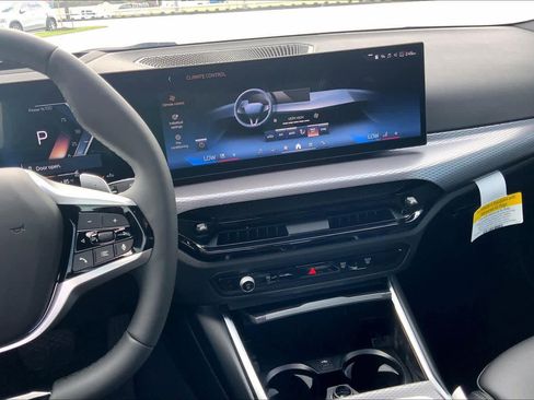 Used 2026 BMW 330i Sedan w/ Premium Package image 6