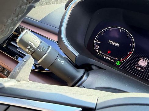 Used 2023 Acura MDX SH-AWD w/ Technology Package image 32