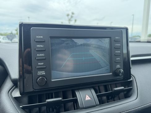 Used 2019 Toyota RAV4 LE FWD image 34