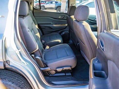 Used 2023 GMC Acadia SLE w/ Driver Convenience Package image 19