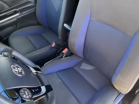 Used 2018 Toyota Prius C Two image 27