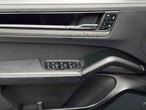 Certified 2025 Porsche Cayenne GTS AWD/4WD image 16