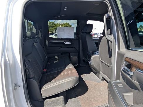 Used 2024 Chevrolet Silverado 1500 High Country RWD image 19