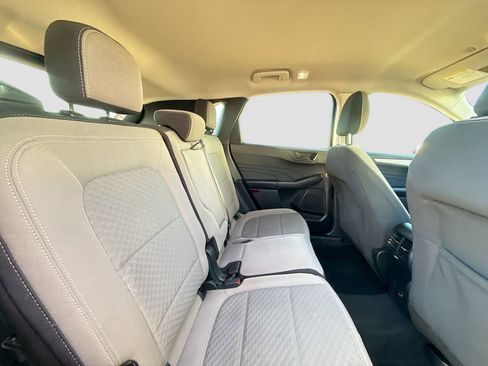 Used 2022 Ford Escape SE w/ SE Sport Appearance Package image 30