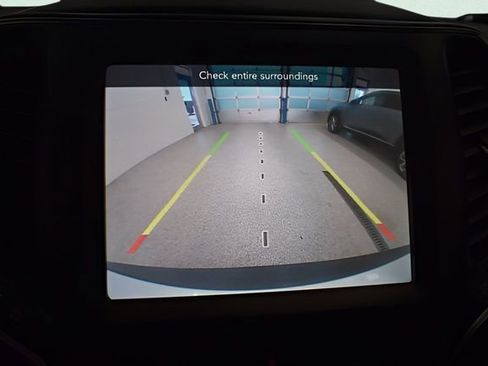 Used 2019 Jeep Cherokee Trailhawk AWD/4WD image 8