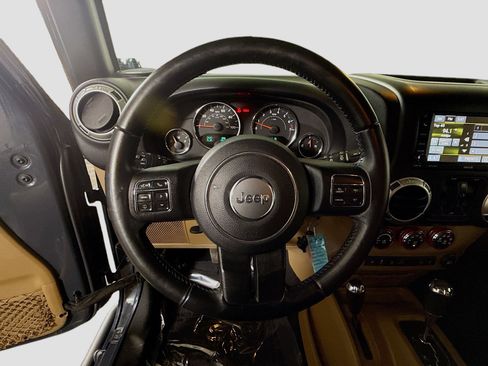 Used 2017 Jeep Wrangler Unlimited Rubicon w/ Dual Top Group image 13