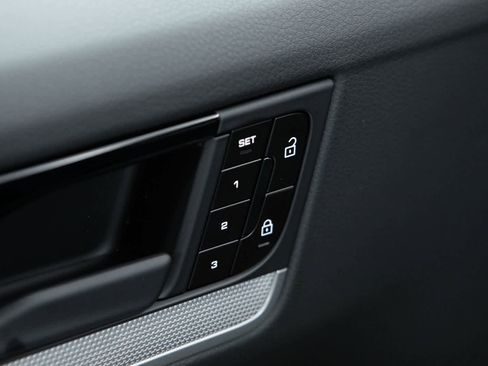 New 2026 Porsche Cayenne image 19