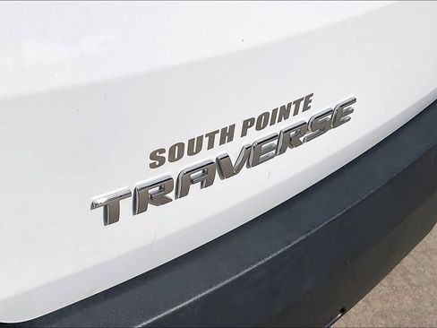 Used 2020 Chevrolet Traverse LS image 10