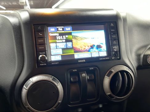 Used 2014 Jeep Wrangler Sport AWD/4WD image 8