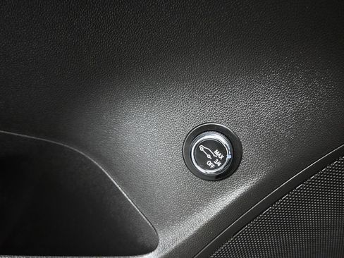 Used 2023 Buick Envision Preferred image 11