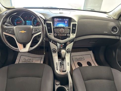 Used 2014 Chevrolet Cruze LT FWD image 9