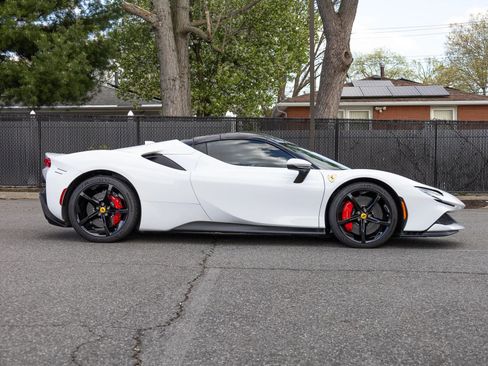 Used 2025 Ferrari SF90 Spider AWD/4WD image 24