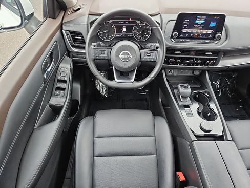 Certified 2023 Nissan Rogue SV w/ SV Premium B Package AWD/4WD image 11