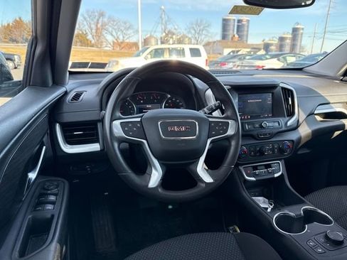 Used 2023 GMC Terrain SLE w/ Driver Convenience Package image 12