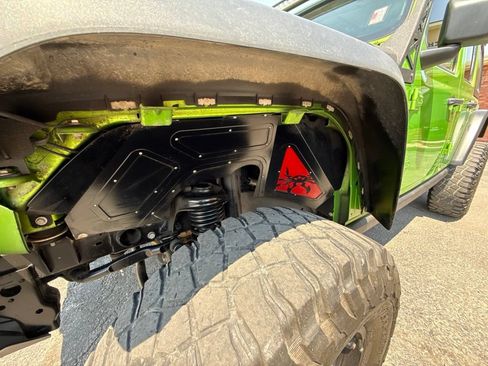 Used 2018 Jeep Wrangler Unlimited Rubicon AWD/4WD image 12