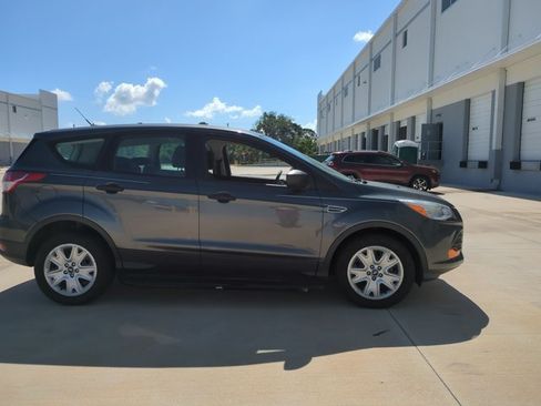 Used 2016 Ford Escape S FWD image 4