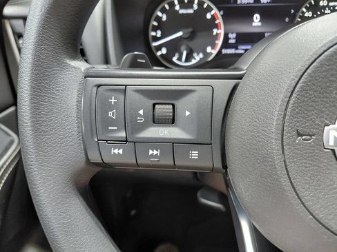 Used 2024 Nissan Rogue SV FWD image 32