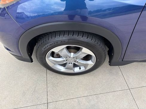 Used 2017 Honda HR-V EX image 12