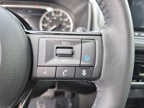 Certified 2021 Nissan Rogue SV w/ Premium Package FWD image 33