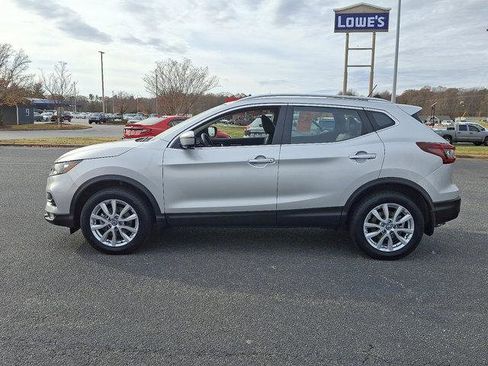 Used 2022 Nissan Rogue Sport SV w/ Technology Package image 7