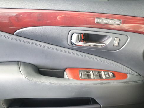 Used 2009 Lexus LS 460 L RWD image 25