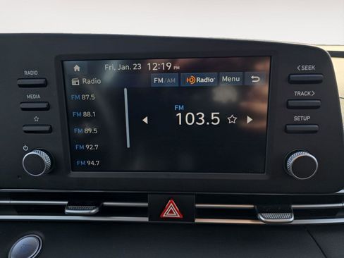 Certified 2025 Hyundai Elantra Blue image 16