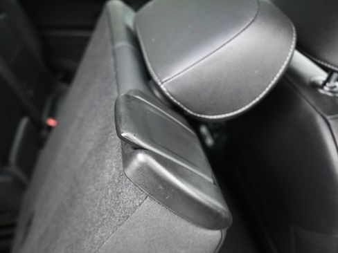 Used 2019 Volkswagen Tiguan SE image 45