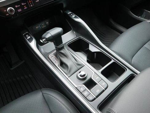 New 2025 Kia Sorento S FWD image 9