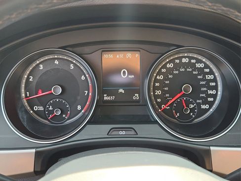 Used 2020 Volkswagen Atlas Cross Sport SE w/ Panoramic Sunroof Package image 19