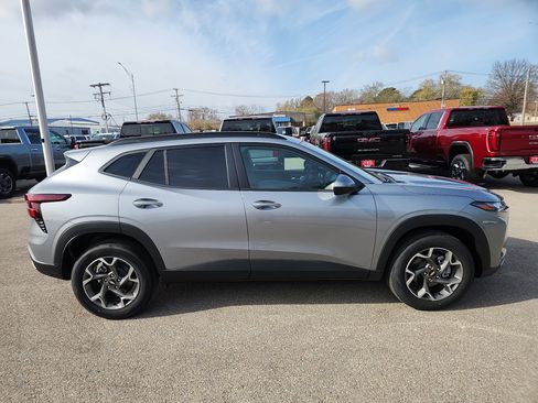 New 2026 Chevrolet Trax LT image 9