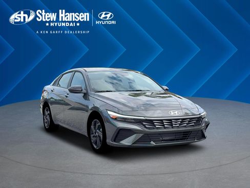 New 2026 Hyundai Elantra Sport FWD image 12