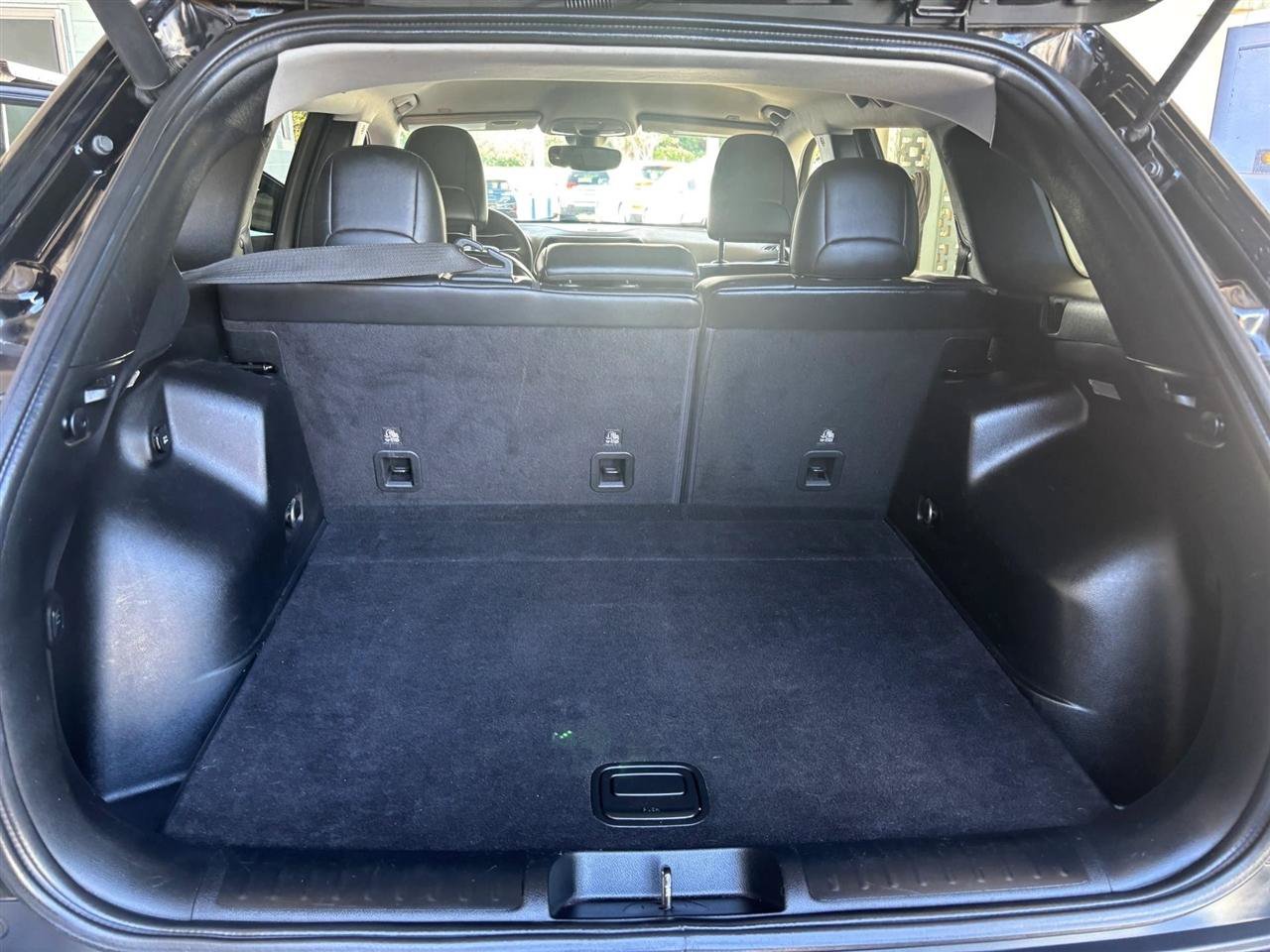 Used 2019 Jeep Cherokee Latitude Plus w/ Comfort/Convenience Group AWD/4WD image 13