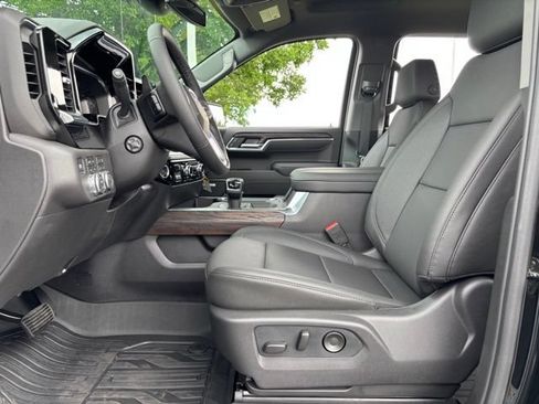 New 2026 GMC Sierra 1500 SLT w/ SLT Premium Package AWD/4WD image 16
