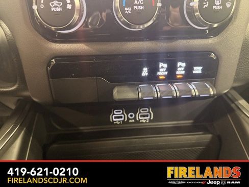 New 2026 RAM 1500 4x4 Crew Cab image 19