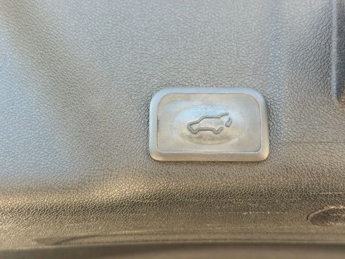 Used 2010 Saturn Outlook XR FWD image 30